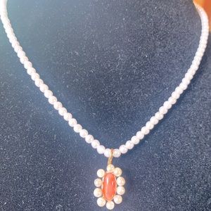 Vintage Pearl Beads Gold Plated Necklace wi/Salmon Color Center Stone